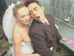 Outrageously hot shemale bride getting fucking kicks after wedding ceremonyvideo